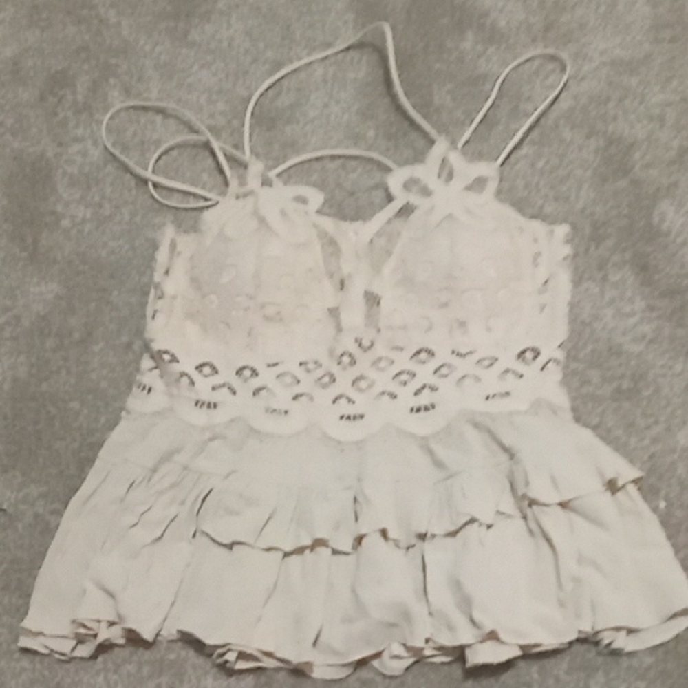 OBO Zenana Sz L Cream Lace Teared Ruffle Bottom Tank
